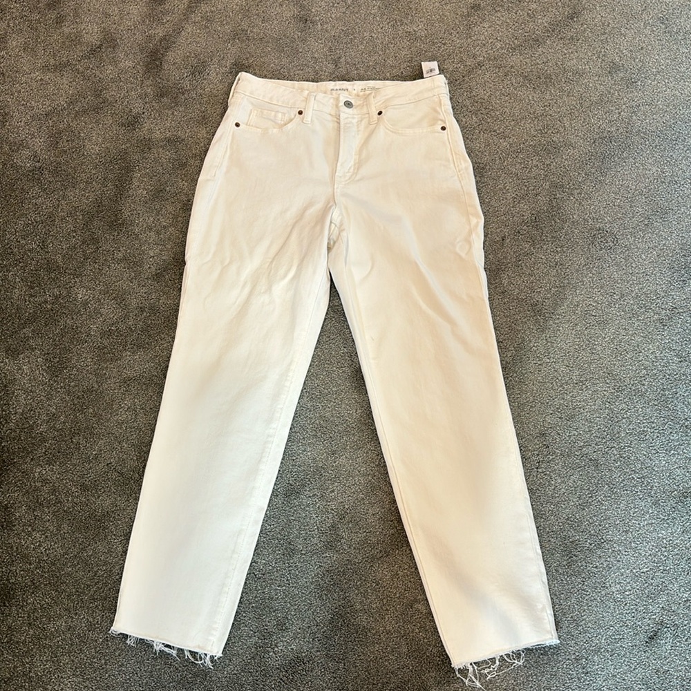 Old Navy size 6 high-rise OG straight jeans in white
